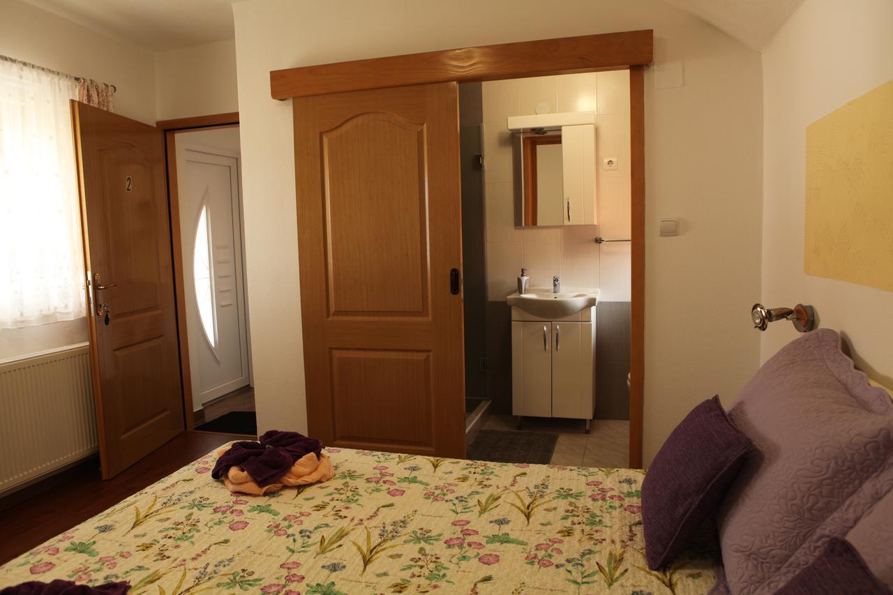Guesthouse Samolov Vrhovine Экстерьер фото