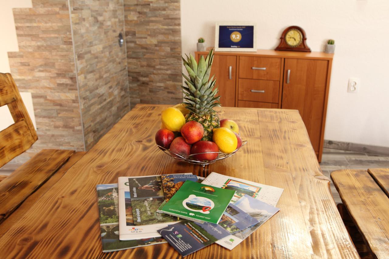 Guesthouse Samolov Vrhovine Экстерьер фото