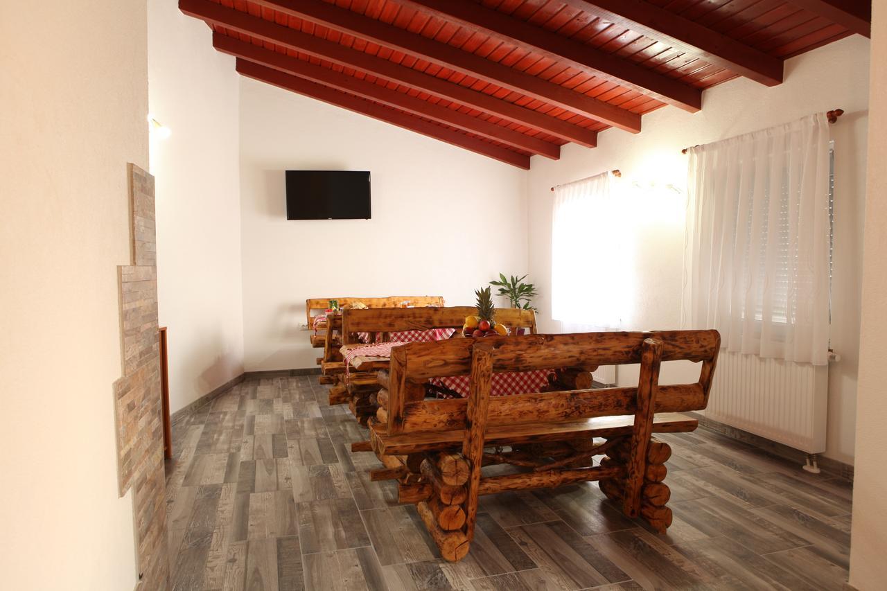 Guesthouse Samolov Vrhovine Экстерьер фото