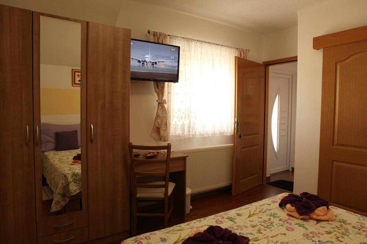 Guesthouse Samolov Vrhovine Экстерьер фото